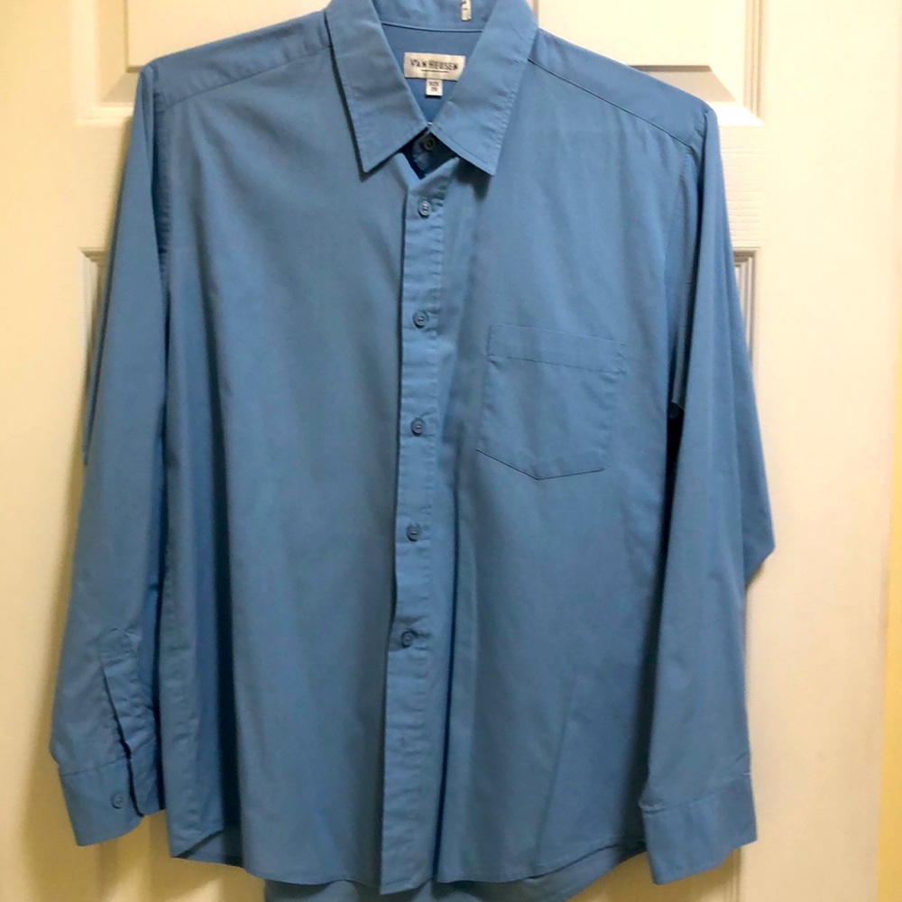 EUC Mens dress shirt size 20 medium blue Van Heusen